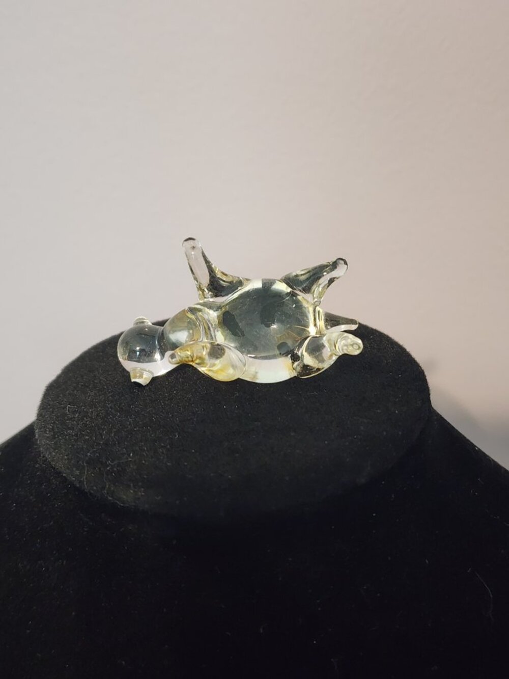 Small Glass Turtle with Black Shell Design - Picture 6 of 8